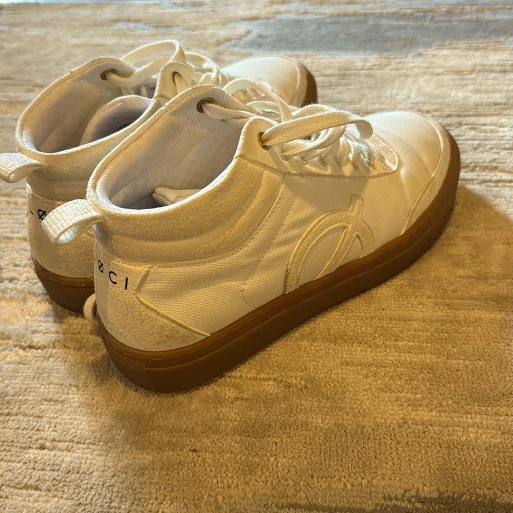 LOCI mid top sneakers EU 37 white with gum sole bottom